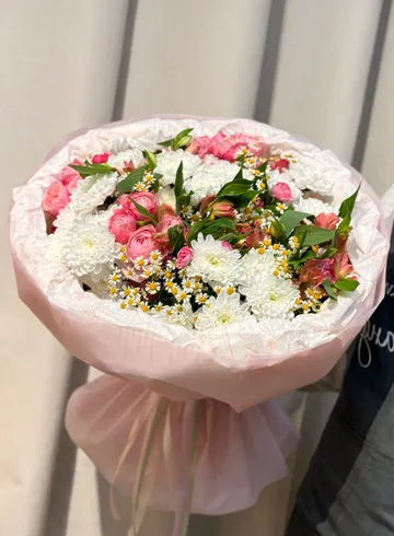 Букет с хризантемой &laquo;Счастье&raquo; от интернет-магазина цветов в 