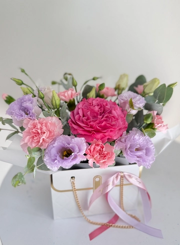 Композиция с розой «Милашка» от интернет-магазина цветов в 