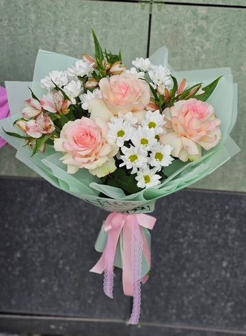 Букет с розами «Увлечение» от интернет-магазина цветов в 