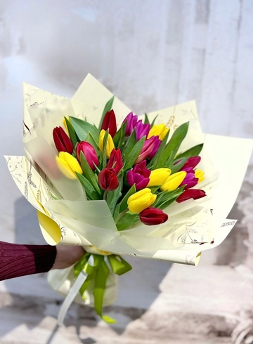 Букет 25 тюльпанов &laquo;Первая капель&raquo; от интернет-магазина цветов в 