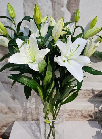 Букет «Снежок" 5лилий от интернет-магазина цветов в 