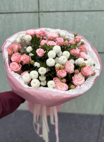 Букет с кустовой розой «Полюшко» от интернет-магазина цветов в 