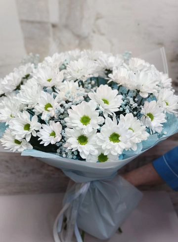 Букет хризантем «В облаках» от интернет-магазина цветов в 