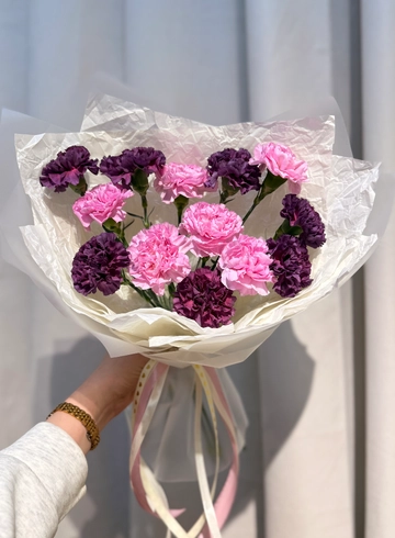 Букет из гвоздик &laquo;Искра&raquo; от интернет-магазина цветов в 