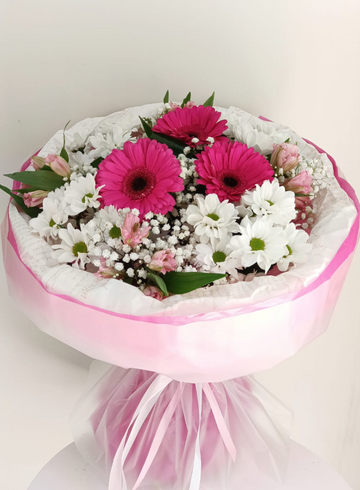 Букет с герберой «Торжество» от интернет-магазина цветов в 