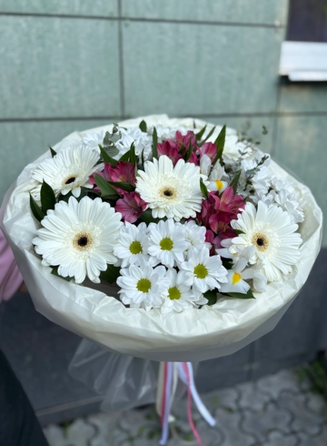 Букет с герберой «Чудеса» от интернет-магазина цветов в 