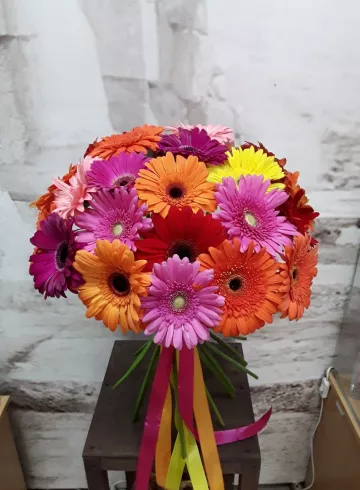 Букет гербер «Птица счастья» от интернет-магазина цветов в 