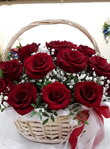 Цветочный подарочек в корзинке от интернет-магазина цветов в 