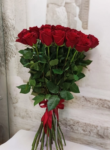 Букет из 15 роз «Алый» от интернет-магазина цветов в 