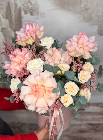 Композиция с розами &laquo;Симпатия&raquo; от интернет-магазина цветов в 