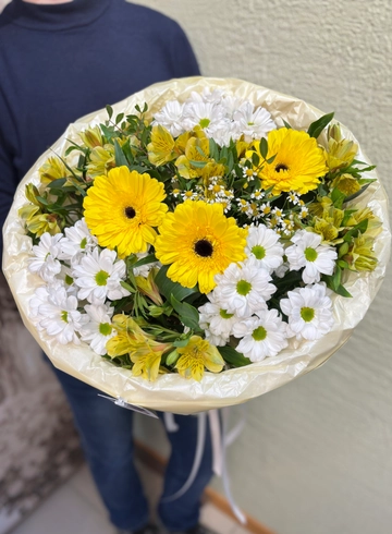 Букет с герберой &laquo;Любящее сердце&raquo; от интернет-магазина цветов в 